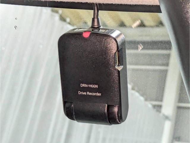 ムーヴキャンバス Xリミテッド SAIII 両側パワースライドドア 衝突被害軽減ブレーキ 車線逸脱警報装置 横滑り防止装置 アイドリングストップ オートエアコン プッシュスタート スマートキー 盗難警報装置 ドラレコ ETC付き(23枚目)