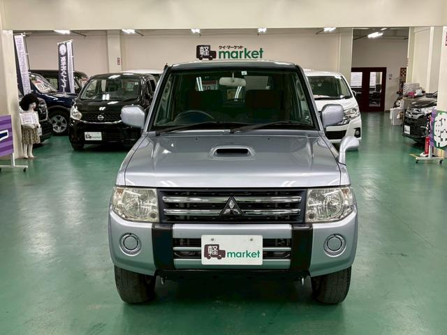 パジェロミニ ＶＲ　４ＷＤ　ターボ車　フロア４速ＡＴ　ＣＤオーディオ　ＡＢＳ　キーレスエントリー　エアコン　パワステ　パワーウィンドウ　Ｗエアバッグ　電動格納ミラー　純正アルミ（8枚目）