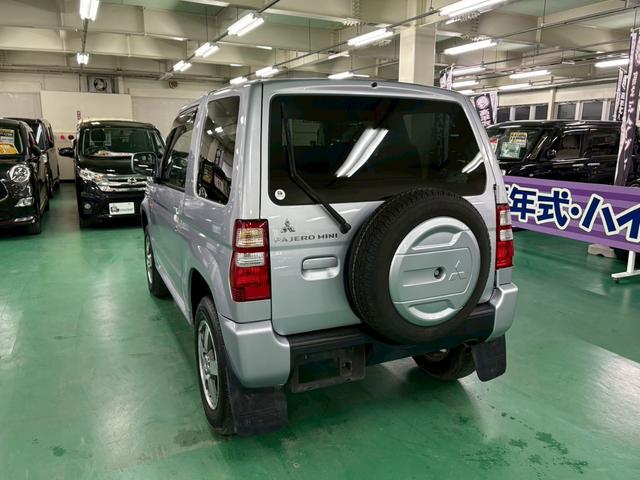 パジェロミニ ＶＲ　４ＷＤ　ターボ車　フロア４速ＡＴ　ＣＤオーディオ　ＡＢＳ　キーレスエントリー　エアコン　パワステ　パワーウィンドウ　Ｗエアバッグ　電動格納ミラー　純正アルミ（15枚目）