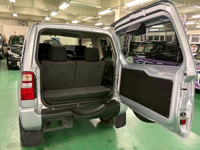 パジェロミニ ＶＲ　４ＷＤ　ターボ車　フロア４速ＡＴ　ＣＤオーディオ　ＡＢＳ　キーレスエントリー　エアコン　パワステ　パワーウィンドウ　Ｗエアバッグ　電動格納ミラー　純正アルミ（16枚目）