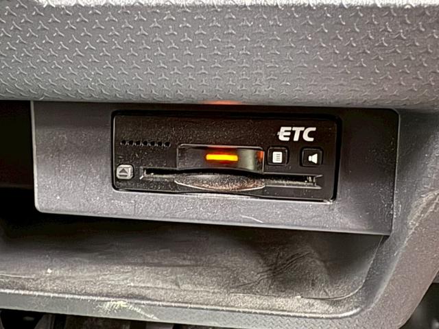 ハスラー ワンダラー　特別仕様車　純正ＳＤナビ　デュアルカメラブレーキサポート　アイドリングストップ　オートエアコン　Ｄ席シートヒーター　ＡＢＳ　ＨＩＤヘッドライト　Ｐスタート　スマートキー　盗難警報装置　ルーフレール（27枚目）