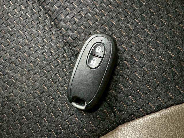 ハスラー ワンダラー　特別仕様車　純正ＳＤナビ　デュアルカメラブレーキサポート　アイドリングストップ　オートエアコン　Ｄ席シートヒーター　ＡＢＳ　ＨＩＤヘッドライト　Ｐスタート　スマートキー　盗難警報装置　ルーフレール（29枚目）