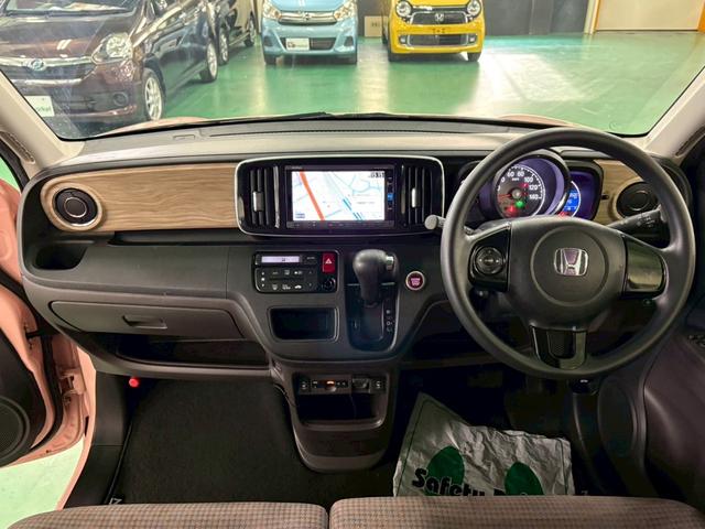 Ｎ－ＯＮＥ Ｇ　ＳＳブラウンスタイルパッケージ　純正ナビ　バックカメラ　ホワイトウッド調インテリアパネル　横滑り防止装置　アイドリングストップ　前席シートヒーター　ＨＩＤ　プッシュスタート　電動格納ミラー　社外アルミ　ビルトインＥＴＣ（17枚目）