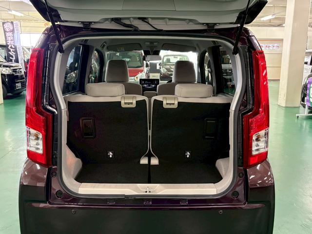 当社のアフターサービスですが、鈑金・塗装の自社工場をはじめ、自社の車検整備工場がございます。