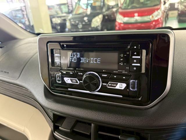 【ＣＤオーディオ】　こちらのお車はＣＤデッキがついてます！音楽を聴いて楽しいドライブはいかがでしょうか？