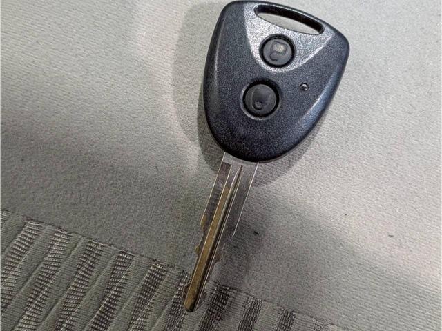 【キーレスエントリー】　カギのボタンで施錠・開錠ができるキーレスタイプのカギです！