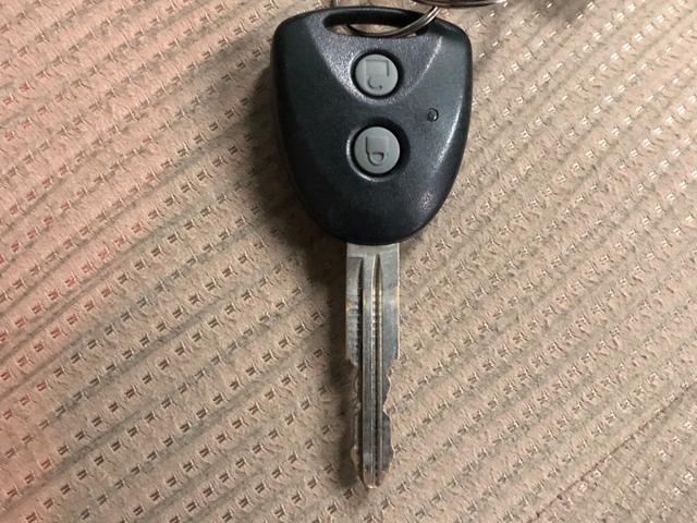 ミラ Ｘスペシャル　フロア５速ＭＴ　純正ＣＤオーディオ　エアコン　パワステ　パワーウィンドウ　Ｗエアバッグ　　キーレスエントリー　盗難警報装置　衝突安全ボディ　ＥＴＣ付き（29枚目）