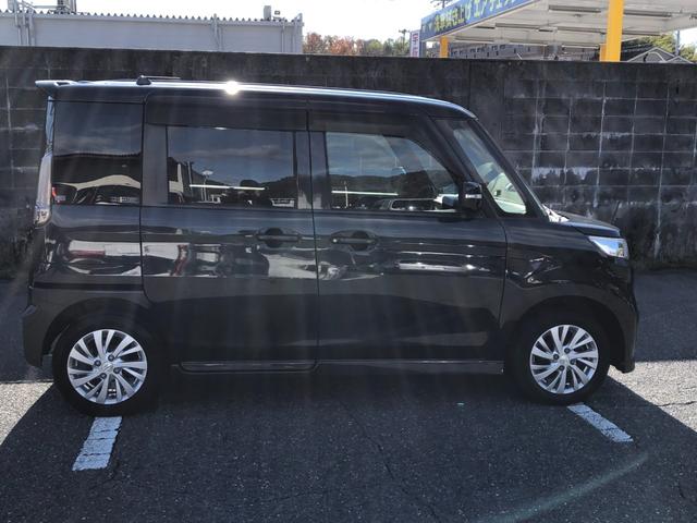 スペーシアカスタムＺ ベースグレード　当社メンテナンス車両　社外ナビ　助手席側電動スライドドア　アイドリングストップ　オートエアコン　Ｄ席シートヒーター　ＨＩＤヘッドライト　プッシュスタート　スマートキー　盗難防止装置　純正アルミ（9枚目）