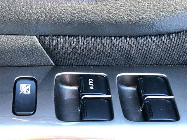 スペーシアカスタムＺ ベースグレード　当社メンテナンス車両　社外ナビ　助手席側電動スライドドア　アイドリングストップ　オートエアコン　Ｄ席シートヒーター　ＨＩＤヘッドライト　プッシュスタート　スマートキー　盗難防止装置　純正アルミ（28枚目）