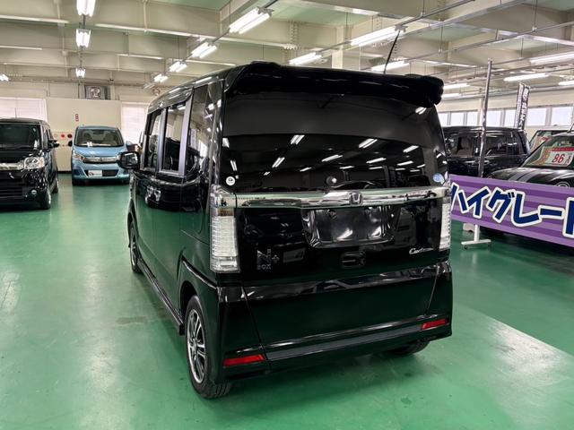 Ｎ－ＢＯＸ＋カスタム Ｇ　ターボＳＳパッケージ　純正メモリーナビ　両側パワスラ　クルーズコントロール　横滑り防止装置　オートエアコン　ＡＢＳ　ＨＩＤヘッドライト　Ｐスタート　スマートキー　盗難警報装置　電動格納ミラー　ＥＴＣ　Ｂカメラ　純正アルミ（15枚目）