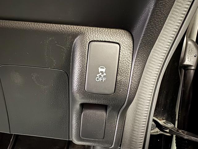 Ｎ－ＢＯＸ＋カスタム Ｇ　ターボＳＳパッケージ　純正メモリーナビ　両側パワスラ　クルーズコントロール　横滑り防止装置　オートエアコン　ＡＢＳ　ＨＩＤヘッドライト　Ｐスタート　スマートキー　盗難警報装置　電動格納ミラー　ＥＴＣ　Ｂカメラ　純正アルミ（24枚目）