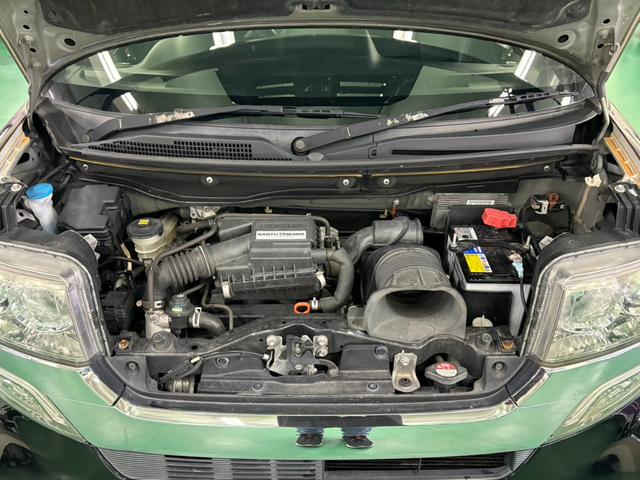 Ｎ－ＢＯＸ＋カスタム Ｇ　ターボＳＳパッケージ　純正メモリーナビ　両側パワスラ　クルーズコントロール　横滑り防止装置　オートエアコン　ＡＢＳ　ＨＩＤヘッドライト　Ｐスタート　スマートキー　盗難警報装置　電動格納ミラー　ＥＴＣ　Ｂカメラ　純正アルミ（32枚目）