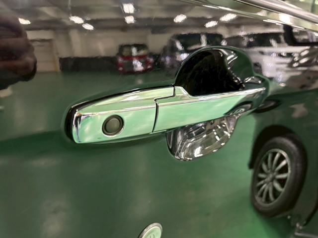 Ｎ－ＷＧＮカスタム Ｇ　ＳＳパッケージ　後期モデル　純正ナビ　バックカメラ　ハーフレザーシート　衝突被害軽減ブレーキ　横滑り防止装置　アイドリングストップ　オートエアコン　ＨＩＤヘッドライト　プッシュスタート　純正アルミ　ＥＴＣ付き（30枚目）