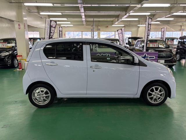 ピクシスエポック Ｇ　ＳＡ　ＣＶＴ　アクセル踏み間違い防止装置　横滑り防止装置　エコアイドル　純正ＣＤオーディオ　オートエアコン　ＡＢＳ　プッシュスタート　スマートキー　盗難警報装置　電動格納ミラー　純正アルミ　取説保証書付き（10枚目）