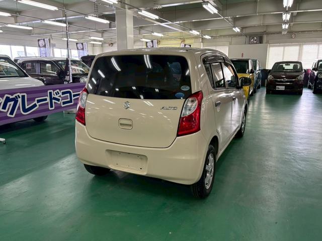 アルト Ｆ　ユーザー下取り車　フロア４速ＡＴ　純正ＣＤオーディオ　キーレスエントリー　盗難警報装置　エアコン　パワステ　パワーウィンドウ　Ｗエアバッグ　ＥＴＣ付き（13枚目）