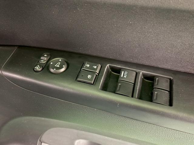 N-BOX G ユーザー下取り車 両側スライドドア 横滑り防止装置 アイドリングストップ オートエアコン ベンチシート ABS LEDヘッドライト プッシュスタート スマートキー 盗難警報装置 電動格納ミラー(27枚目)