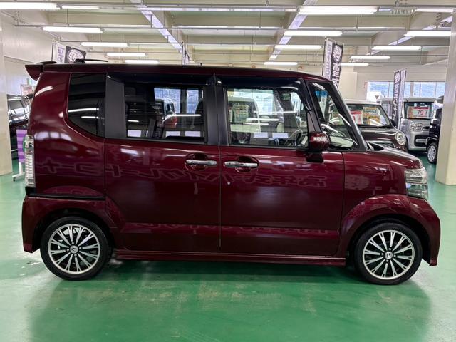 Ｎ－ＢＯＸカスタム Ｇ・ターボパッケージ　純正ナビ　バックカメラ　両側パワースライドドア　クルーズコントロール　横滑り防止装置　オートエアコン　ＨＩＤヘッドライト　プッシュスタート　スマートキー　盗難警報装置　　純正アルミ　ＥＴＣ付き（10枚目）