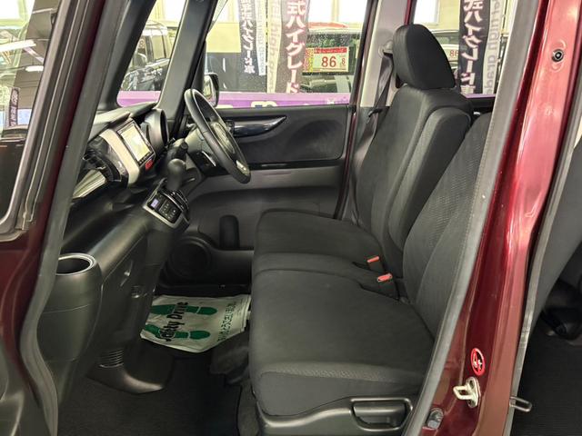 Ｎ－ＢＯＸカスタム Ｇ・ターボパッケージ　純正ナビ　バックカメラ　両側パワースライドドア　クルーズコントロール　横滑り防止装置　オートエアコン　ＨＩＤヘッドライト　プッシュスタート　スマートキー　盗難警報装置　　純正アルミ　ＥＴＣ付き（18枚目）