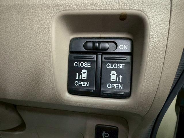 �y�����p���[�X���C�h�h�A�z�@�㕔�Ȃ������p���[�X���C�h�h�A�ɂȂ��Ă���̂ŏ��~������N���N�ł��I