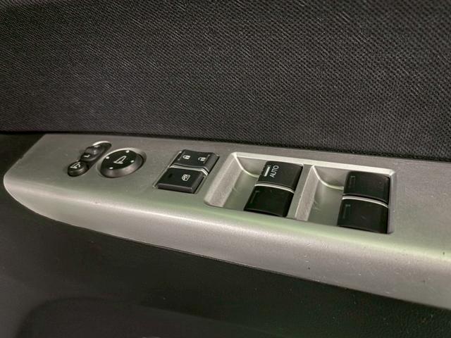 Ｎ－ＢＯＸカスタム Ｇ　ターボＳＳブラックスタイルパッケージ　両側パワースライドドア　衝突被害軽減ブレーキ　横滑り防止装置　アイドリングストップ　オートエアコン　前席シートヒーター　ＨＩＤ　プッシュスタート　スマートキー　盗難警報装置　純正アルミ（29枚目）