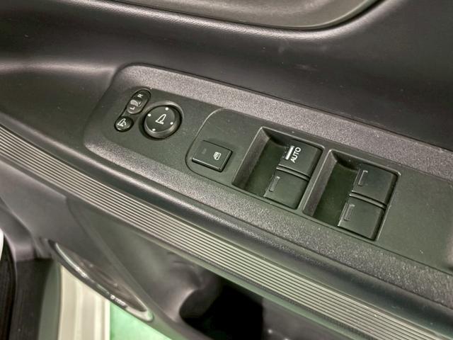 N-BOXスラッシュ G・Lパッケージ 横滑り防止装置 アイドリングストップ オートエアコン 前席シートヒーター HIDヘッドライト プッシュスタート スマートキー 盗難警報装置 オートリトラミラー(29枚目)