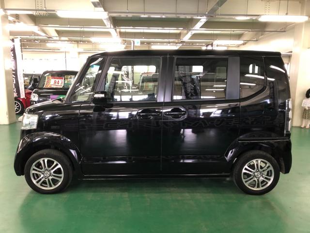 Ｎ－ＢＯＸ Ｇ・Ｌパッケージ　助手席側パワースライドドア　横滑り防止装置　アイドリングストップ　オートエアコン　ベンチシート　ＡＢＳ　プッシュスタート　スマートキー　盗難警報装置　電動格納ミラー　純正アルミ（11枚目）