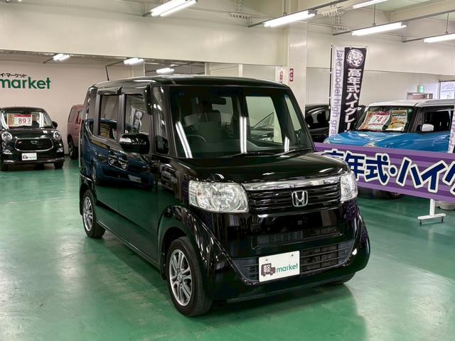 Ｎ－ＢＯＸ Ｇ・Ｌパッケージ　助手席側パワースライドドア　横滑り防止装置　アイドリングストップ　純正ＣＤオーディオ　オートエアコン　ベンチシート　ＡＢＳ　プッシュスタート　スマートキー　盗難警報装置　電動格納ミラー　純正アルミ（12枚目）