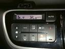 【オートエアコン】　車内の空調はとても重要なポイントですよね！自動で快適な室内空調を提供してくれます♪調整必要が無いので便利です♪