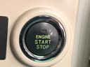 【プッシュスタート】　カギを持っている状態でブレーキを踏んでこちらのボタンを押していただくとエンジンがスタートします！
