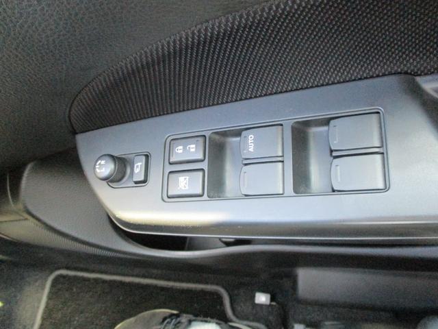 ワンオーナー 禁煙車 6MT プッシュスタートエンジン スマートキー ETC ナビ フルセグTV アルミホイール(23枚目)