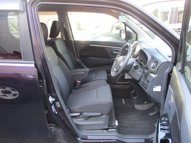 ワゴンＲスティングレー Ｘ　４ＷＤ／プッシュスタートエンジン／スマートキー／ベンチシート／アイドリングストップ／ナビ／ＴＶ／オートライト／電格ドアミラー／ハンドルスイッチ／シートヒーター／フロアマット／ドアバイザー／ＨＩＤ（11枚目）