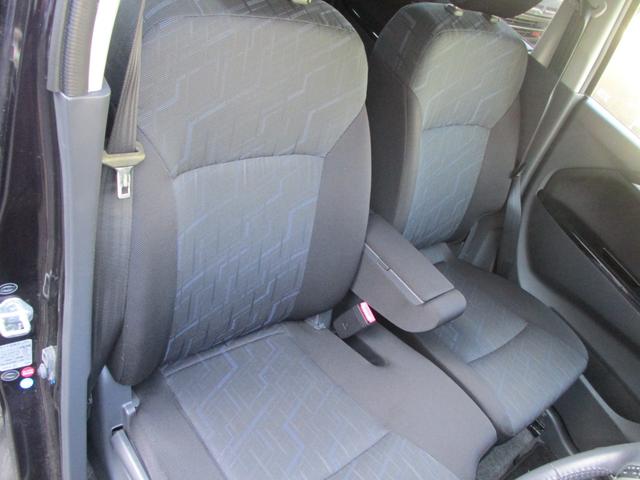 ワゴンＲスティングレー Ｘ　４ＷＤ／プッシュスタートエンジン／スマートキー／ベンチシート／アイドリングストップ／ナビ／ＴＶ／オートライト／電格ドアミラー／ハンドルスイッチ／シートヒーター／フロアマット／ドアバイザー／ＨＩＤ（12枚目）