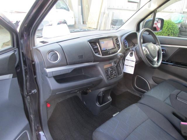 ワゴンＲスティングレー Ｘ　４ＷＤ／プッシュスタートエンジン／スマートキー／ベンチシート／アイドリングストップ／ナビ／ＴＶ／オートライト／電格ドアミラー／ハンドルスイッチ／シートヒーター／フロアマット／ドアバイザー／ＨＩＤ（16枚目）