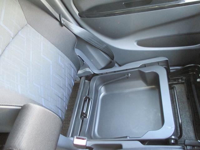 ワゴンＲスティングレー Ｘ　４ＷＤ／プッシュスタートエンジン／スマートキー／ベンチシート／アイドリングストップ／ナビ／ＴＶ／オートライト／電格ドアミラー／ハンドルスイッチ／シートヒーター／フロアマット／ドアバイザー／ＨＩＤ（32枚目）
