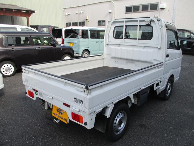 キャリイトラック KCエアコン・パワステ農繁仕様 4WD/5速MT/エアコン/パワステ/作業灯/フロアマット/AM・FMラジオ/ドアバイザー(6枚目)
