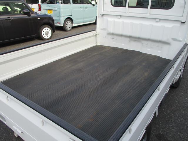 キャリイトラック KCエアコン・パワステ農繁仕様 4WD/5速MT/エアコン/パワステ/作業灯/フロアマット/AM・FMラジオ/ドアバイザー(10枚目)