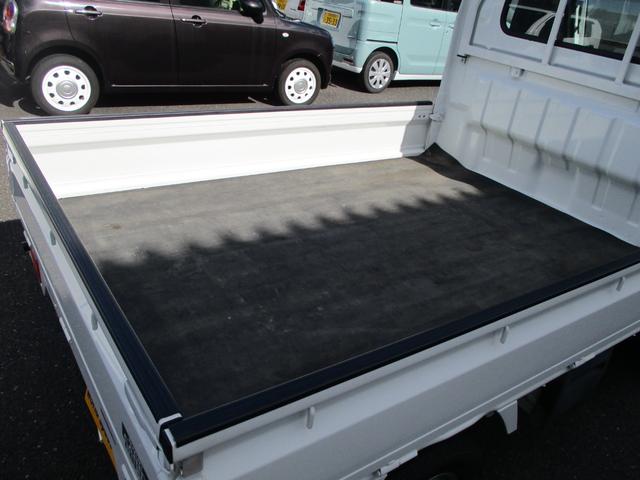 キャリイトラック KCパワステ農繁仕様 4WD/5速MT/エアコン/パワステ/作業灯/AM・FMラジオ/ドアバイザー(11枚目)