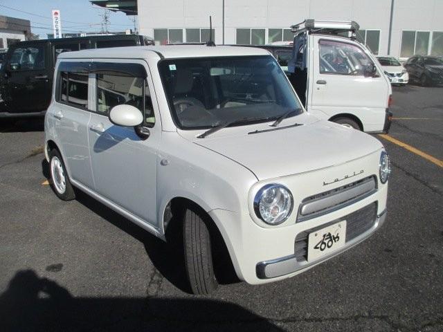 アルトラパン Ｇ　プッシュスタートエンジン／スマートキー／ナビ／ＴＶ／エアコン／パワステ／アルミホイール／ベンチシート／ドアバイザー／フロアマット（4枚目）