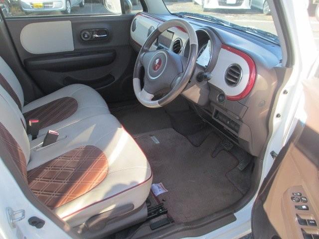 アルトラパン Ｇ　プッシュスタートエンジン／スマートキー／ナビ／ＴＶ／エアコン／パワステ／アルミホイール／ベンチシート／ドアバイザー／フロアマット（10枚目）