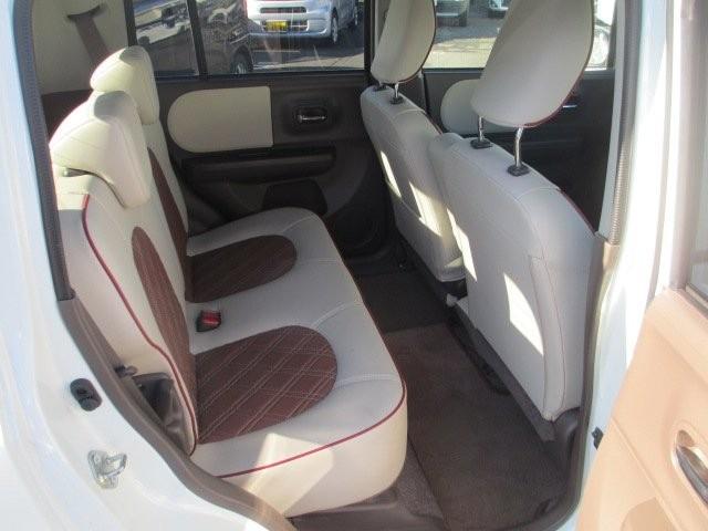 アルトラパン Ｇ　プッシュスタートエンジン／スマートキー／ナビ／ＴＶ／エアコン／パワステ／アルミホイール／ベンチシート／ドアバイザー／フロアマット（11枚目）