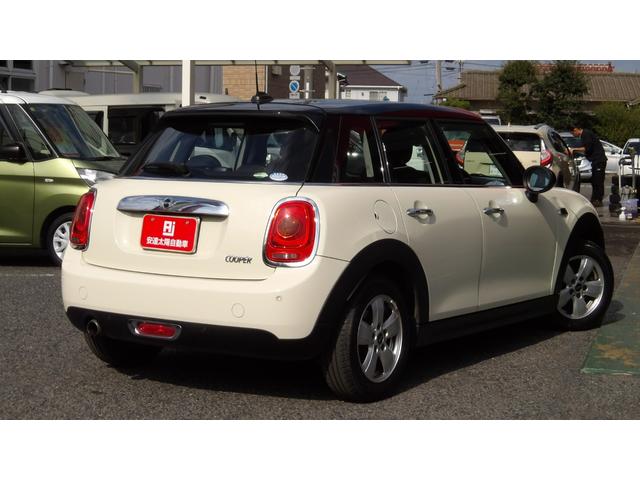 ＭＩＮＩ クーパー　／５ドア／コンフォートアクセス／純正ＨＤＤナビ／Ｂｌｕｅｔｏｏｔｈ／バックカメラ／ソナー／ドラレコ／ＥＴＣ／スマートキー／オートＬＥＤ／ＬＥＤフォグ／サイドエアバック／ＡＵＸ／ＵＳＢ／自社工場１年保証（9枚目）