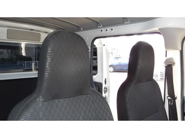 ハイゼットカーゴ DX /禁煙車/法人ワンオーナー/ブレーキサポート/メモリーナビ/地デジ/バックカメラ/リアソナー/ETC/キーレス/オートライト/オーバーヘッドコンソール/自社工場1年保証付き/(17枚目)