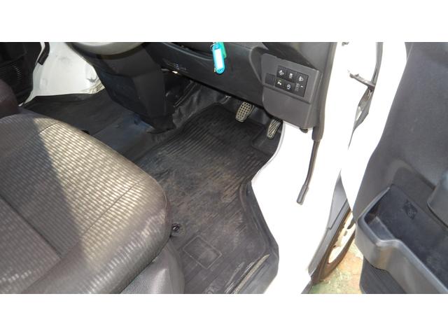 ハイゼットカーゴ DX /禁煙車/法人ワンオーナー/ブレーキサポート/メモリーナビ/地デジ/バックカメラ/リアソナー/ETC/キーレス/オートライト/オーバーヘッドコンソール/自社工場1年保証付き/(19枚目)