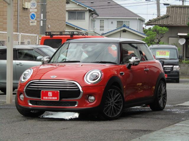 ＭＩＮＩ クーパーＤ　後期モデル／新車１オーナー／禁煙車／インテリジェントセーフティ／コンフォートアクセス／ペッパーＰＫＧ／タッチパネル純正ナビ／ＯＺレーシング１７ＡＷ／オートＬＥＤｘ４／スマートキー２本／自社工場１年保証（7枚目）