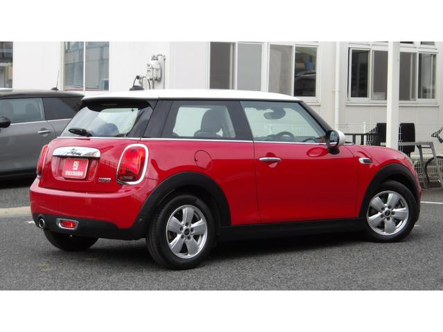 ＭＩＮＩ クーパー　禁煙車／インテリジェントセーフティー／コンフォートアクセス／純正ナビ／Ｂｌｕｅｔｏｏｔｈ／バックカメラ／前後ソナー／ＥＴＣ／スマートキー２本／オートＬＥＤ／ＬＥＤフォグ／後期モデル／サイドエアバック／（11枚目）