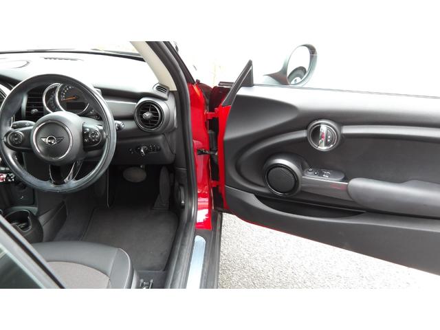 ＭＩＮＩ クーパー　禁煙車／インテリジェントセーフティー／コンフォートアクセス／純正ナビ／Ｂｌｕｅｔｏｏｔｈ／バックカメラ／前後ソナー／ＥＴＣ／スマートキー２本／オートＬＥＤ／ＬＥＤフォグ／後期モデル／サイドエアバック／（23枚目）