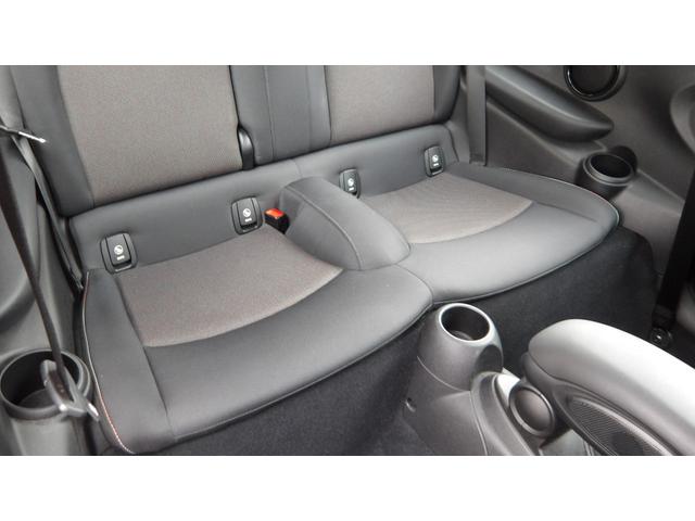 ＭＩＮＩ クーパー　禁煙車／インテリジェントセーフティー／コンフォートアクセス／純正ナビ／Ｂｌｕｅｔｏｏｔｈ／バックカメラ／前後ソナー／ＥＴＣ／スマートキー２本／オートＬＥＤ／ＬＥＤフォグ／後期モデル／サイドエアバック／（33枚目）