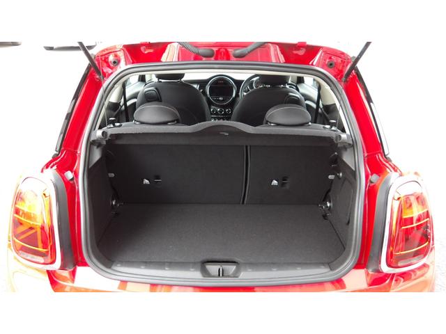 ＭＩＮＩ クーパー　禁煙車／インテリジェントセーフティー／コンフォートアクセス／純正ナビ／Ｂｌｕｅｔｏｏｔｈ／バックカメラ／前後ソナー／ＥＴＣ／スマートキー２本／オートＬＥＤ／ＬＥＤフォグ／後期モデル／サイドエアバック／（34枚目）