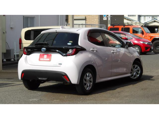 ヤリス ハイブリッドＸ　禁煙車／ブレーキサポート／レーンアシスト／純正ナビ／Ｂｌｕｅｔｏｏｔｈ／バックカメラ／前後ソナー／スマートキー／オートＬＥＤ／オートハイビーム／オートミラー／サイドエアバック／ＵＳＢ／ステアＳＷ／（11枚目）