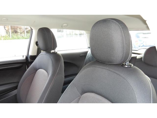 ＭＩＮＩ クーパー　／禁煙車／後期モデル／インテリジェントセーフティ／コンフォートアクセス／タッチパネル純正ナビ／Ｂｌｕｅｔｏｏｔｈ／バックカメラ／ソナー／スマートキー／オートＬＥＤ／ＬＥＤフォグ／純正１５インチＡＷ／（20枚目）